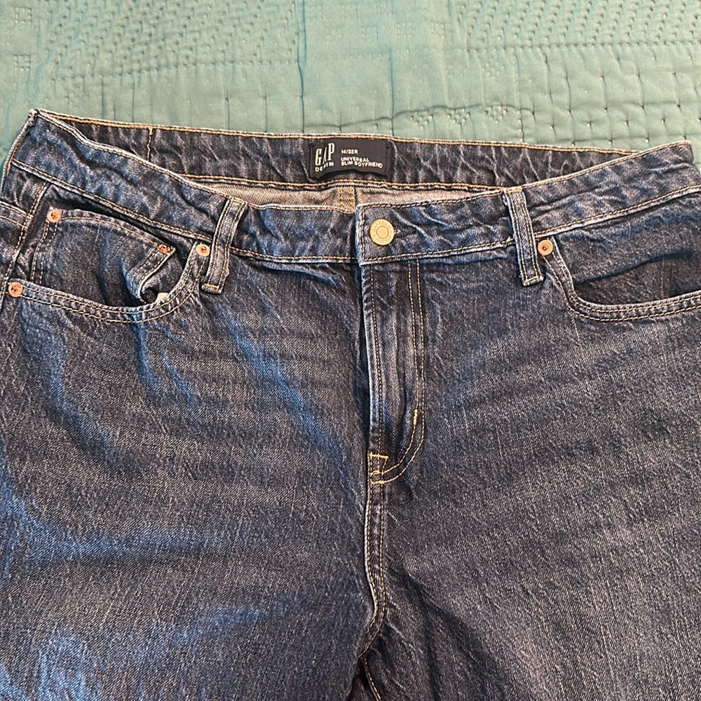 GAP universal slim boyfriend jeans